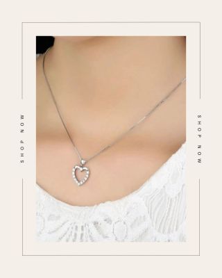 ✨ Stříbrný náhrdelník Křišťálové srdce ✨ Jemnost, elegance a špetka magie v jednom šperku. Křišťálové srdce září čistotou...