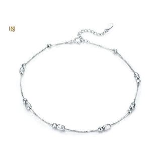 ✨ Letní must-have! ✨ Objev kouzlo stříbrného náramku na nohu s pohyblivými korálky, které se jemně třpytí při každém...